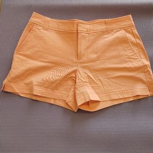 Women's shorts, coral, size 4